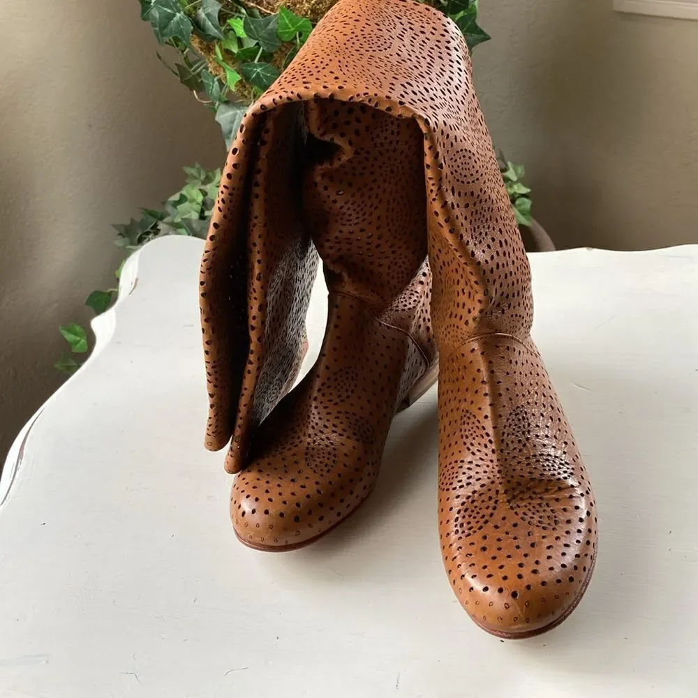 PAOLA FRANI Perforated Tall Leather Boots Made in Italy Size 6 EUC